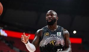 24-25CBA常规赛得分榜：吉林琼斯30.2分居首 布朗韦瑟斯庞列二三