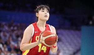 直播吧：中国女篮亚洲杯核心阵容基本确定 16人名单无李月汝&amp;李梦